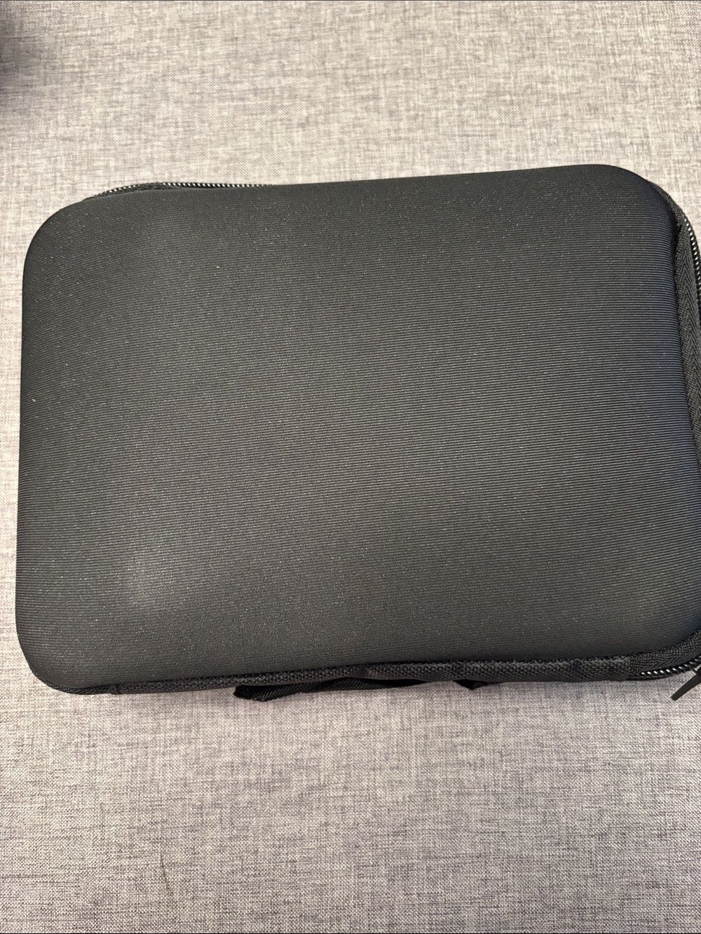 E88 Drone Foldable Quadcopter in Black - Picture 3 of 4